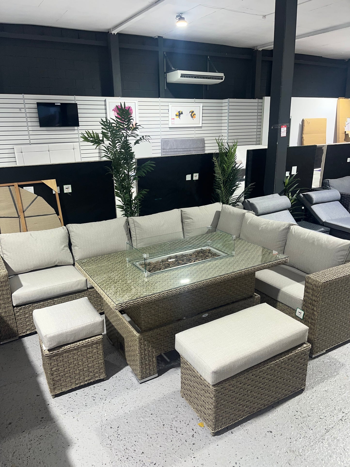 JAMAICA CORNER RISING DINING SET WITH FIRE PIT (NATURAL)