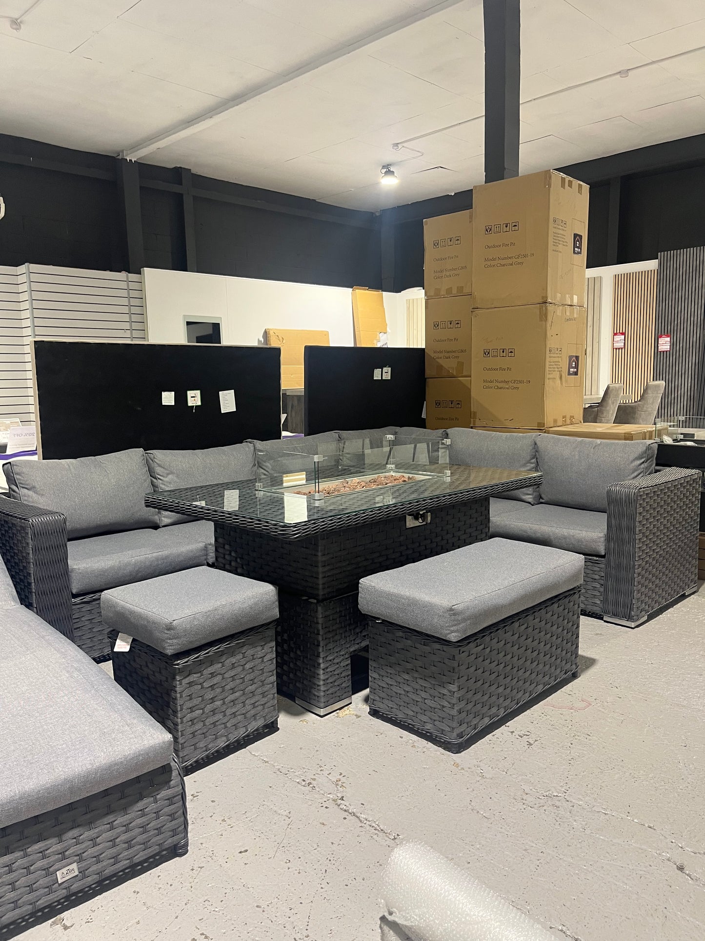 JAMAICA CORNER RISING DINING SET WITH FIRE PIT