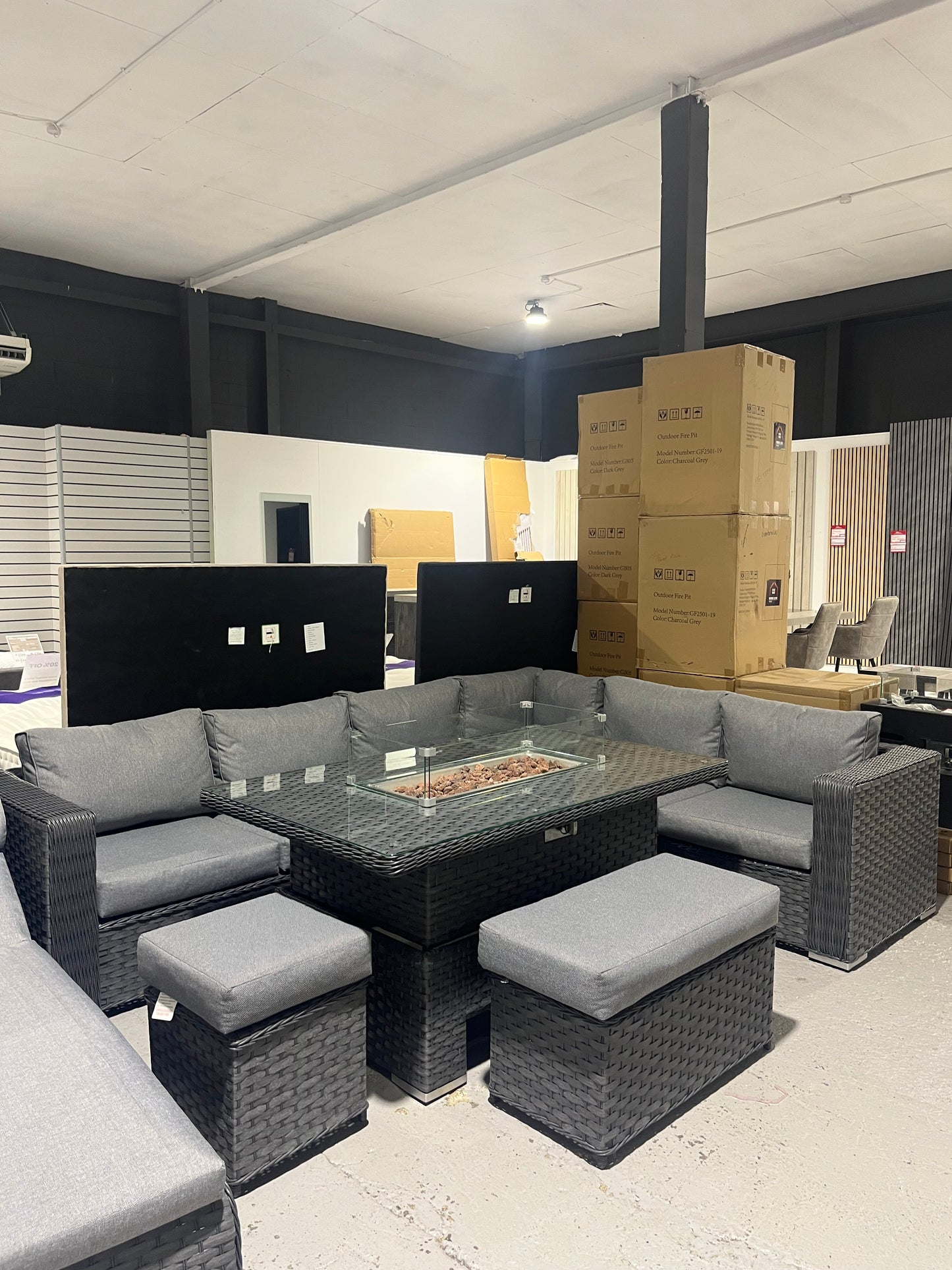 JAMAICA CORNER RISING DINING SET WITH FIRE PIT