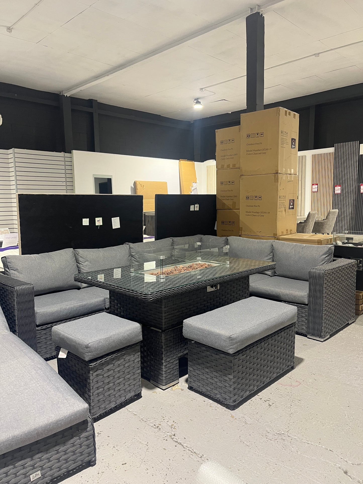 JAMAICA CORNER RISING DINING SET WITH FIRE PIT