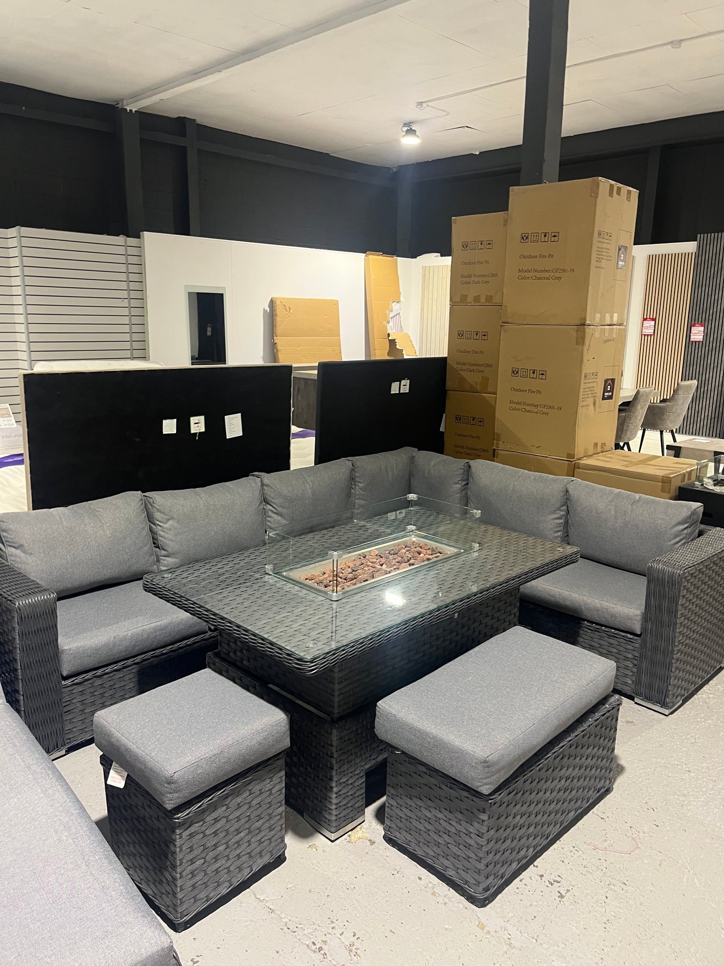JAMAICA CORNER RISING DINING SET WITH FIRE PIT