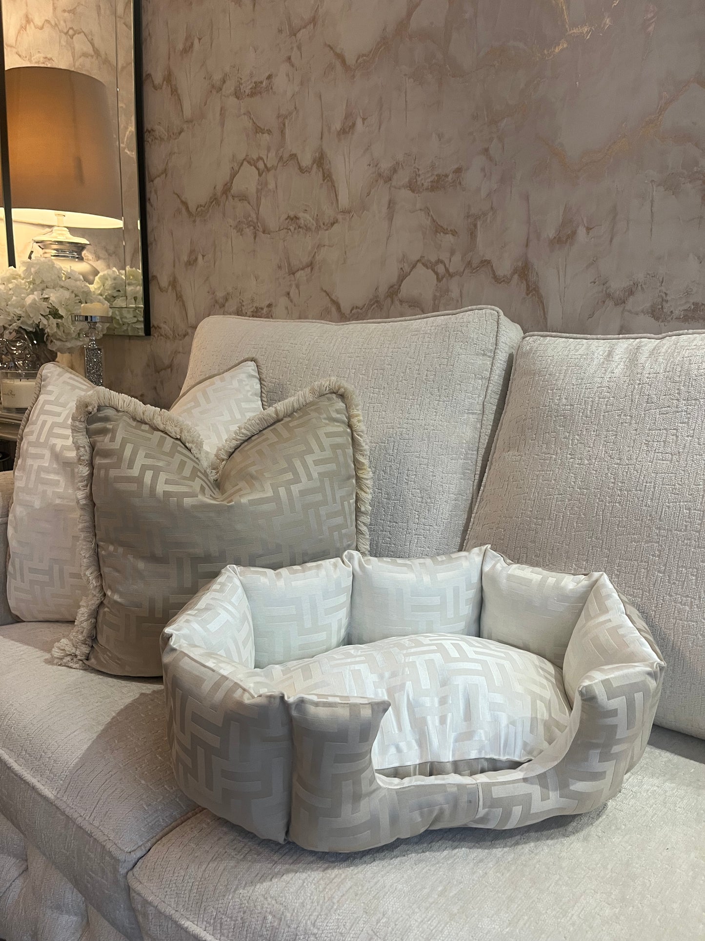 FF Beige And White Reversible Dog Bed