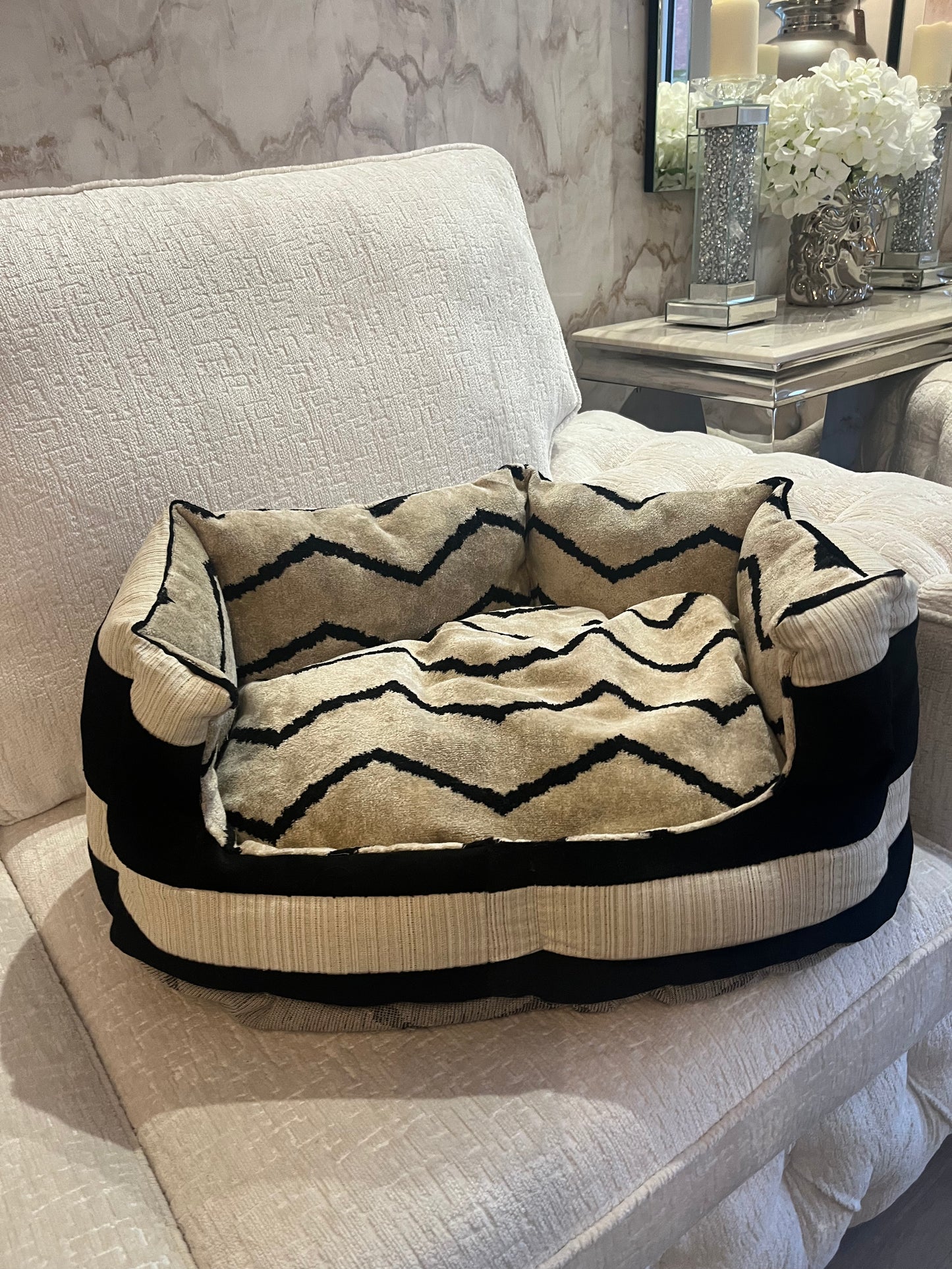 Cream And Black Striped Zig Zag Dog Bed