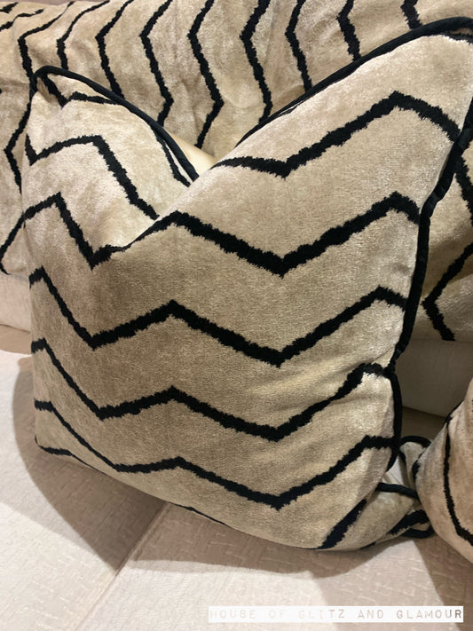 Manhattan Cushion in Cream and Black Chevron