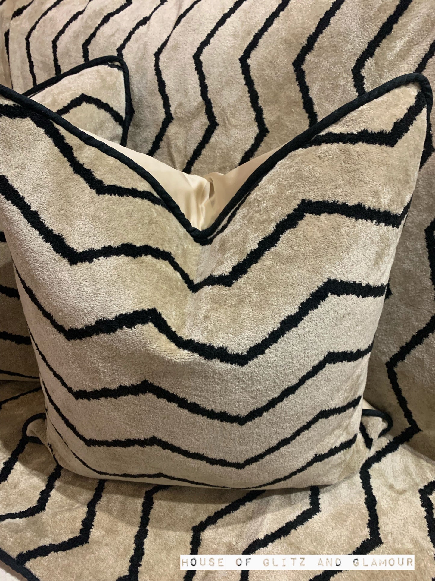 Manhattan Cushion in Cream and Black Chevron