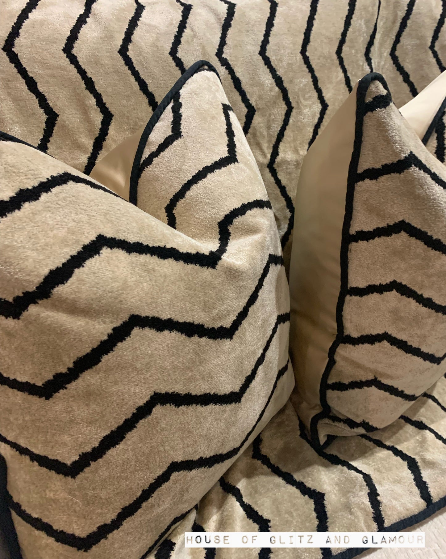Manhattan Cushion in Cream and Black Chevron