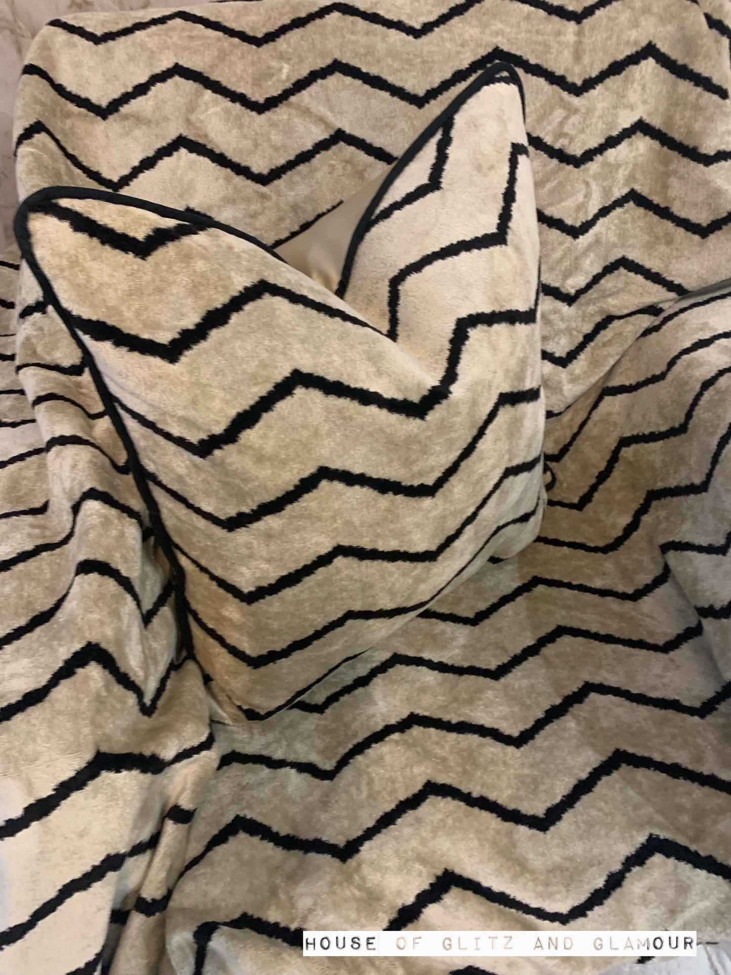 Manhattan Cushion in Cream and Black Chevron