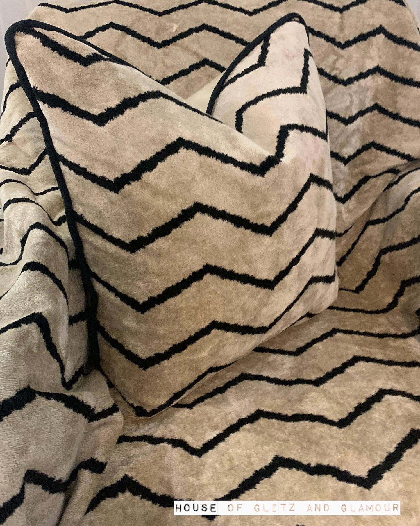 Manhattan Cushion in Cream and Black Chevron