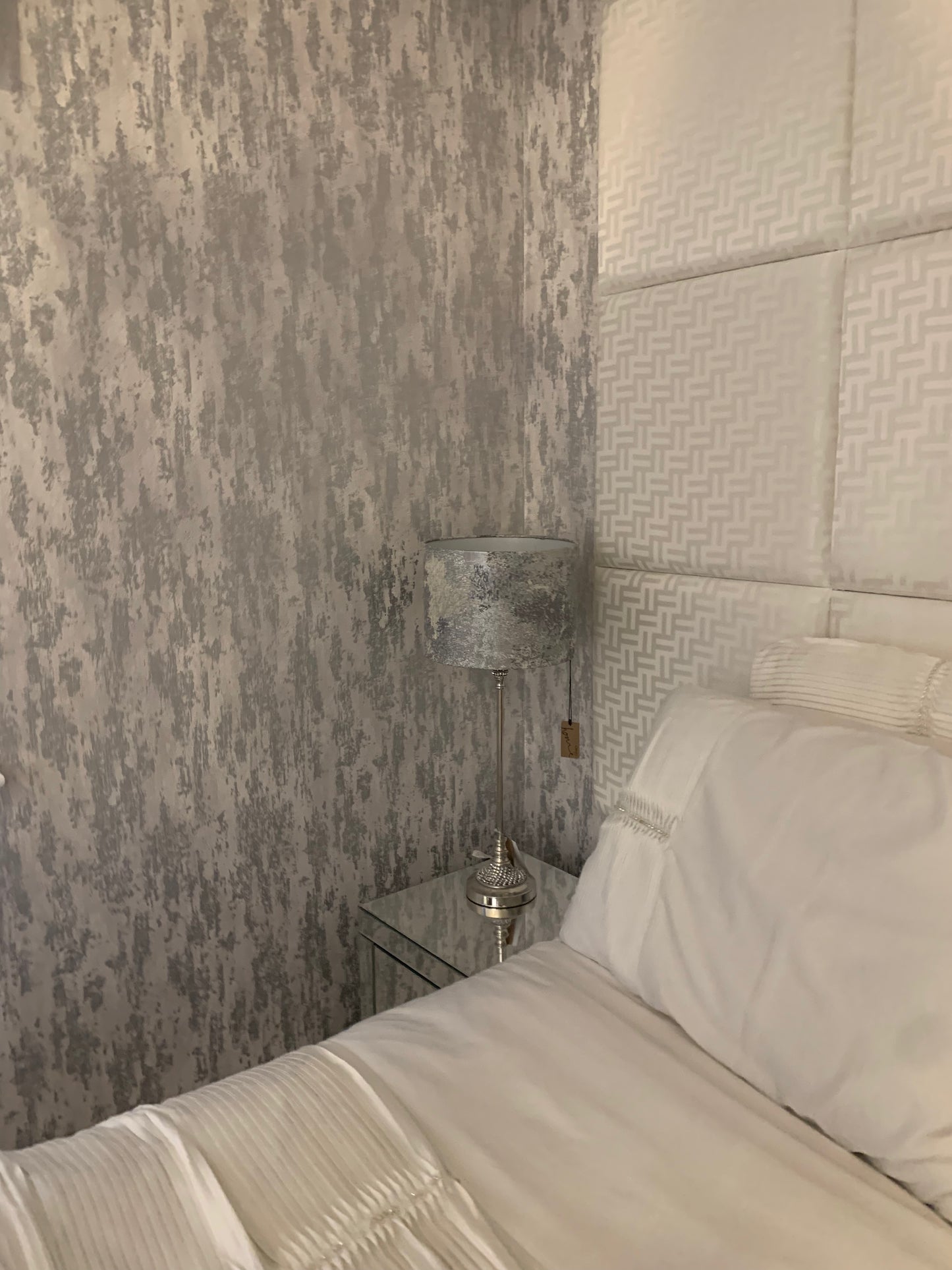 FF White 50cm x 50cm Wall Panels