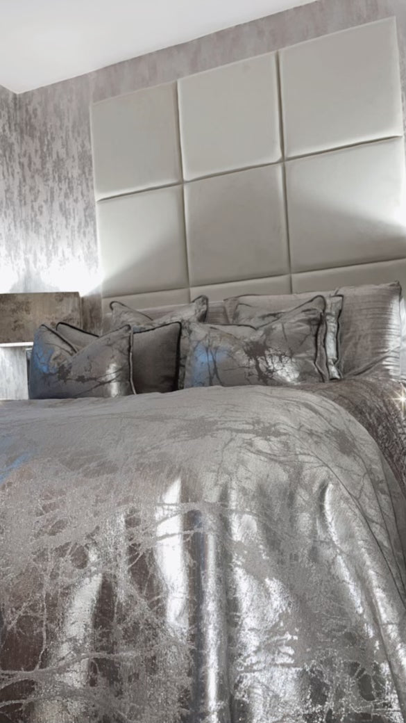 Paris Reversible Throw in Silver / Pewter