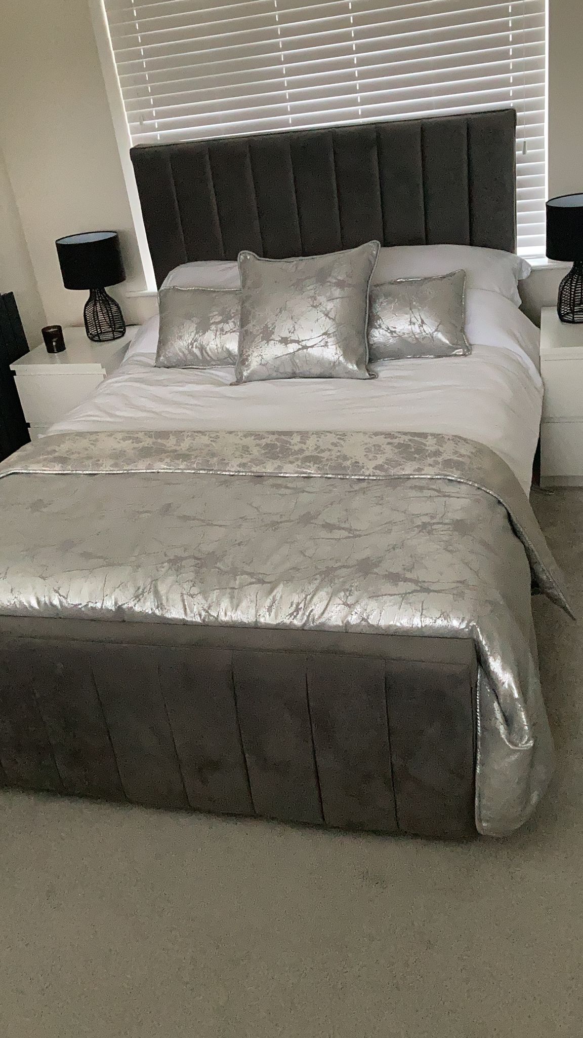 Paris Reversible Throw in Silver / Pewter