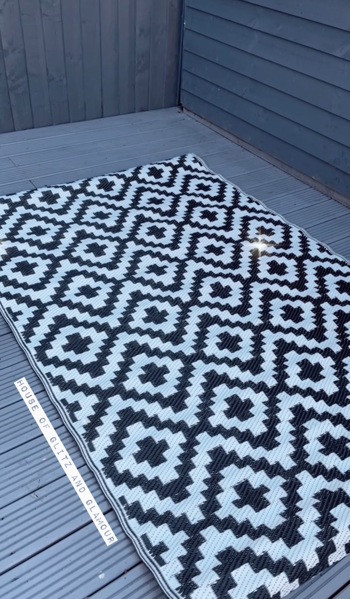 Geometric Indoor & Outdoor Rug in Black & White