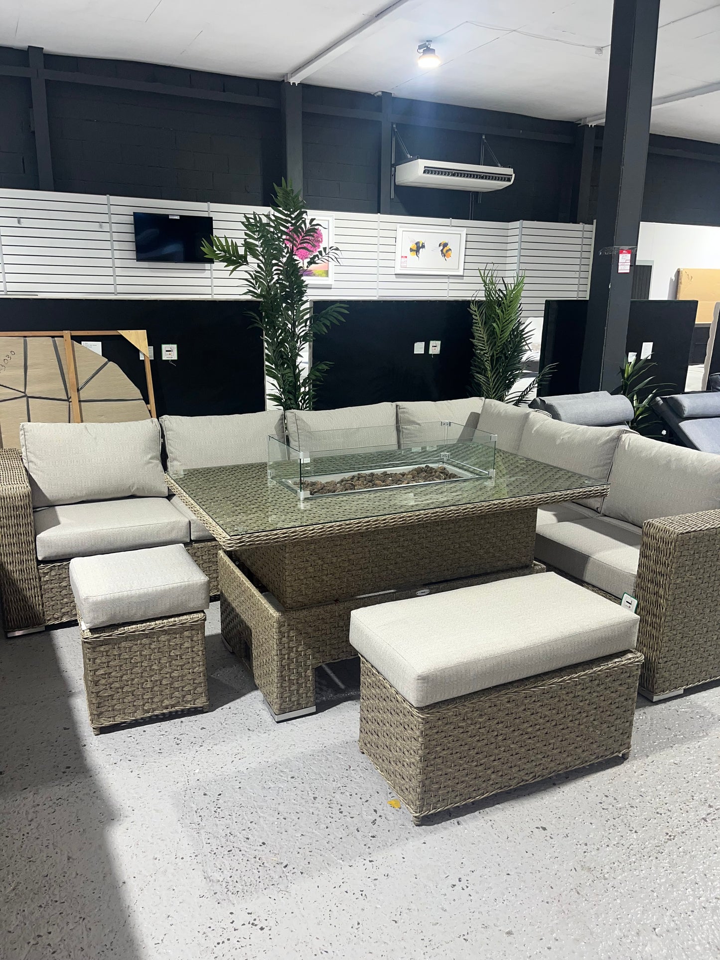 JAMAICA CORNER RISING DINING SET WITH FIRE PIT (NATURAL)