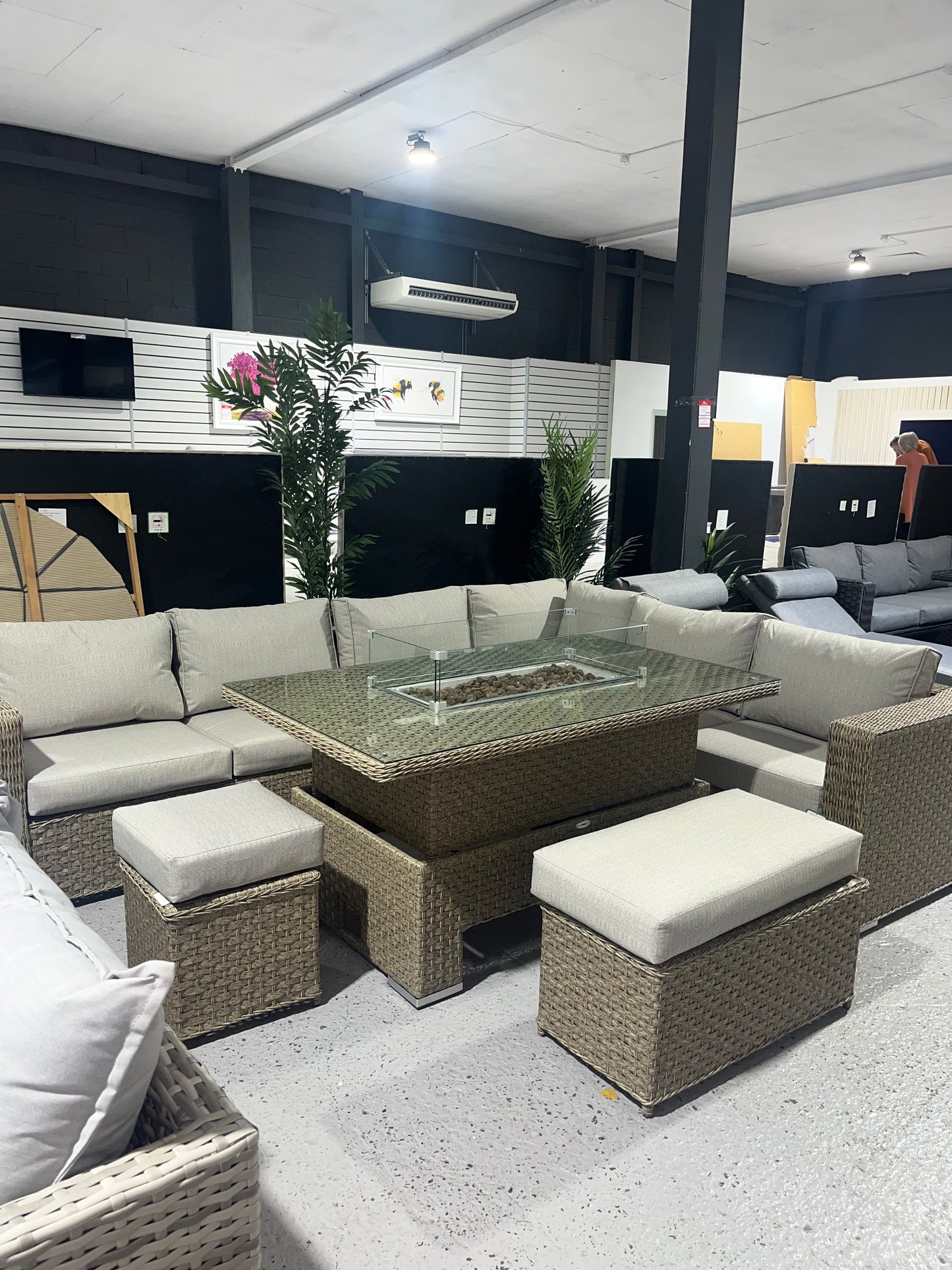 JAMAICA CORNER RISING DINING SET WITH FIRE PIT (NATURAL)