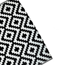 Load image into Gallery viewer, Geometric Indoor &amp; Outdoor Rug in Black &amp; White