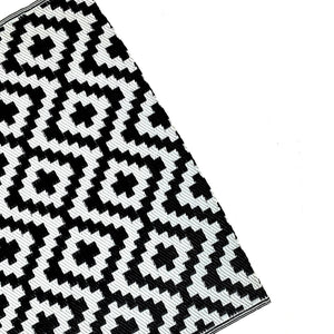 Geometric Indoor & Outdoor Rug in Black & White