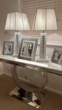 Load image into Gallery viewer, Table Lamp in White