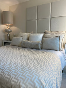 FF Reversible Throw in Beige and White