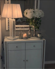 Load image into Gallery viewer, Table Lamp in White